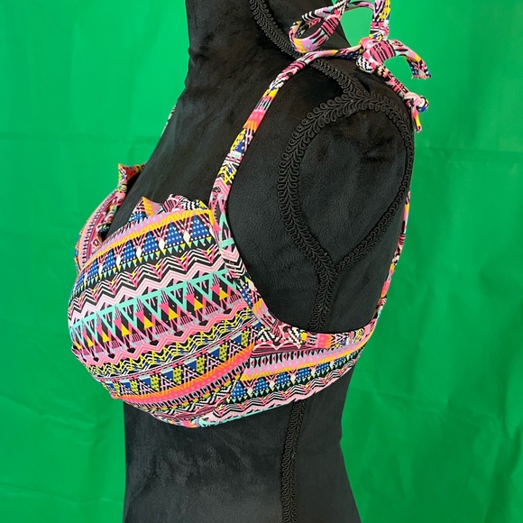 Stylable, multiple-colour (pink, black, blue, yellow, teal and white) Bikini Top - Picture 3 of 11